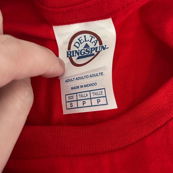 DELTA RINGSPUN Graphic Tee NEW "Does Someone Need A Hug?" Size S - Picture 4 of 6